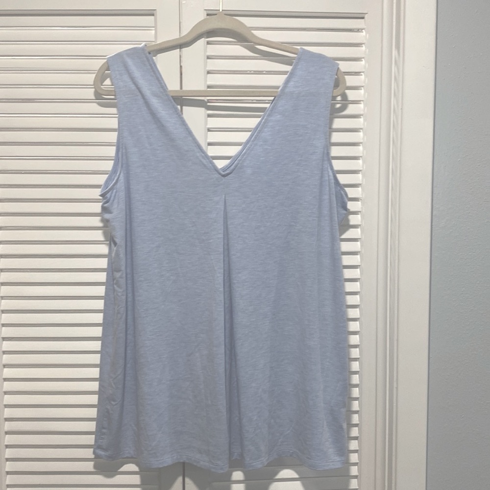 Tommy Bahama Light Blue Heathered Tank | L | Pleats in front and back | V-neck